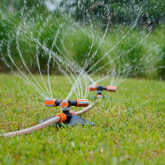 360° 3アーム回転式ガーデンスプリンクラー（金属スパイク付き）芝生・庭の灌漑に,3アーム回転式ガーデンスプリンクラー（金属スパイク付き）｜360°灌漑
