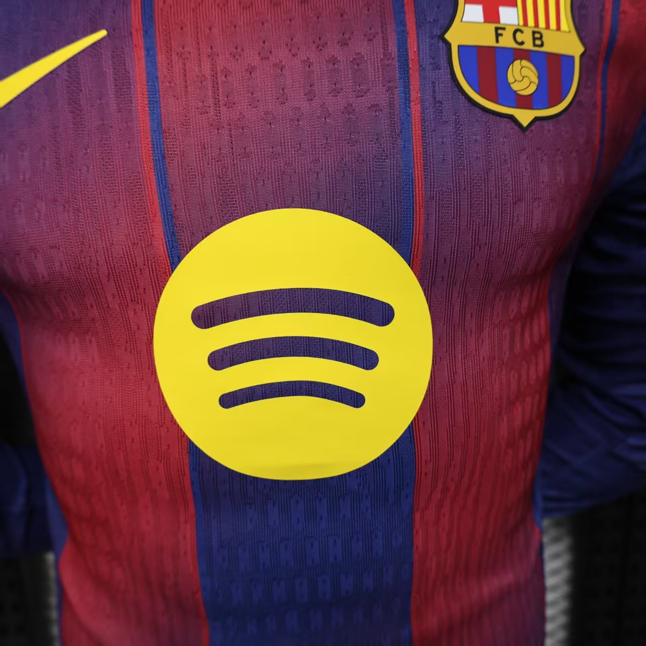 2025-2026 Barcelona player edition home long sleeved football jersey