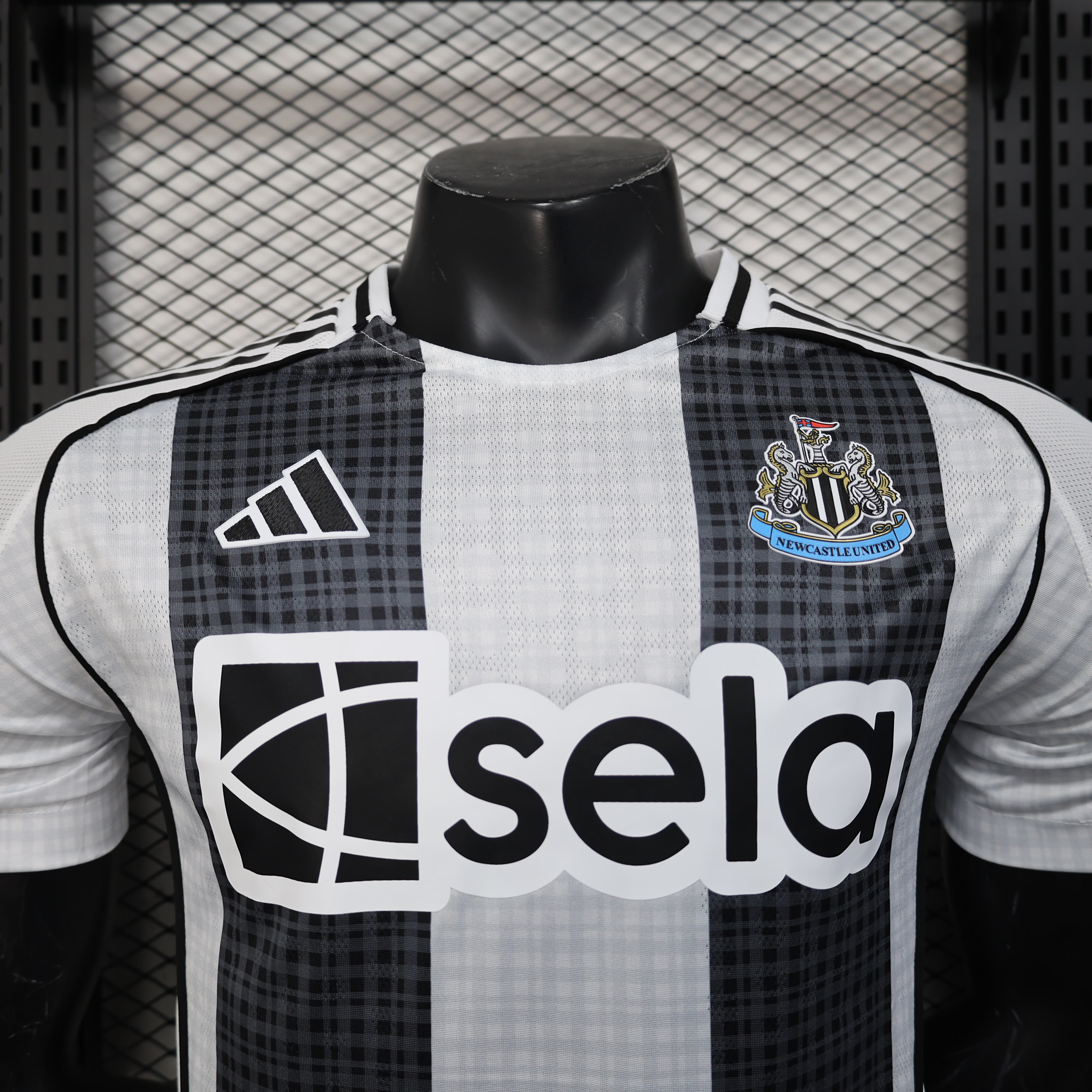 2025-2026 Newcastle United player edition home football jersey