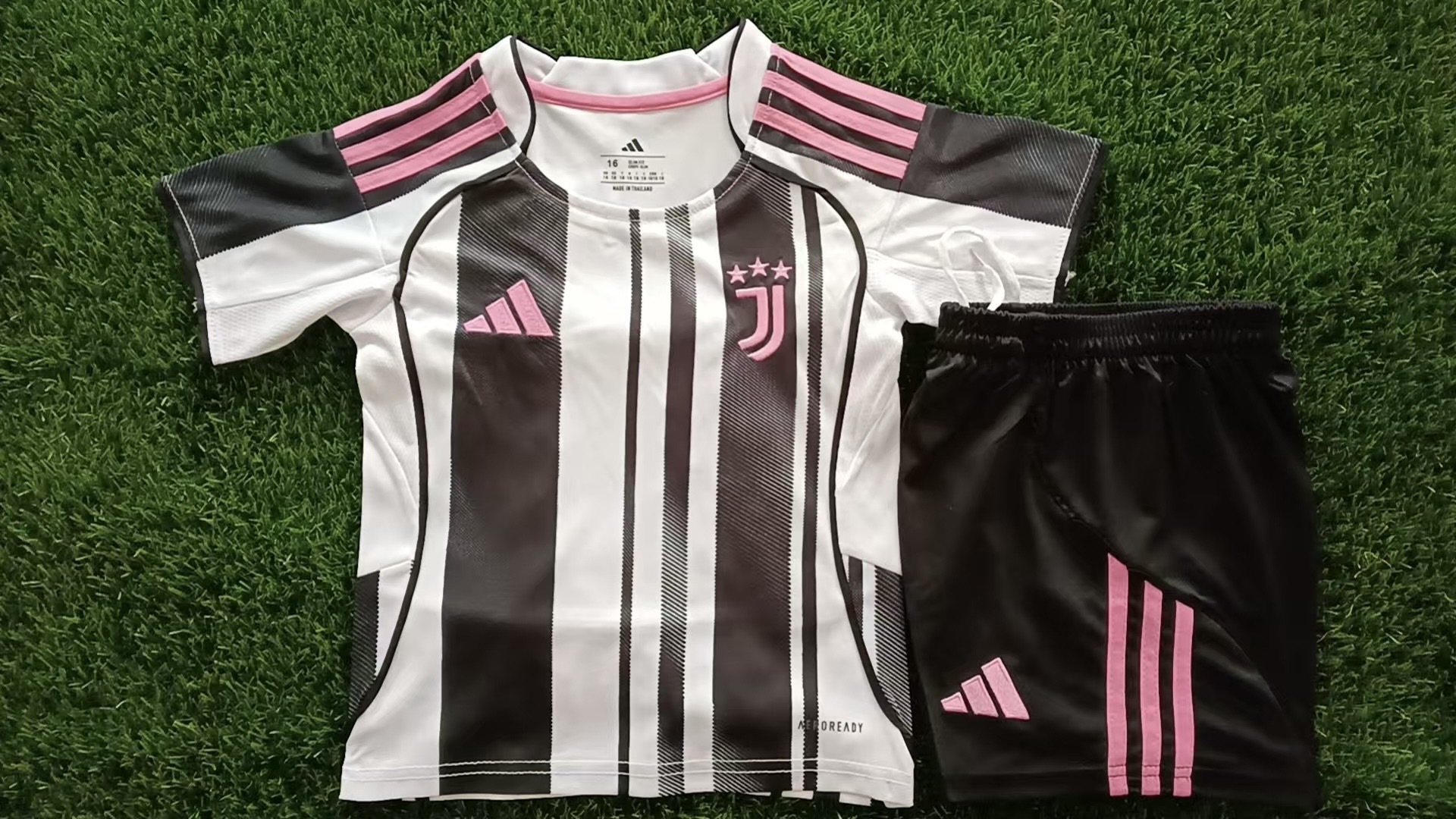2025-2026 Juventus Children's Edition Football Suit