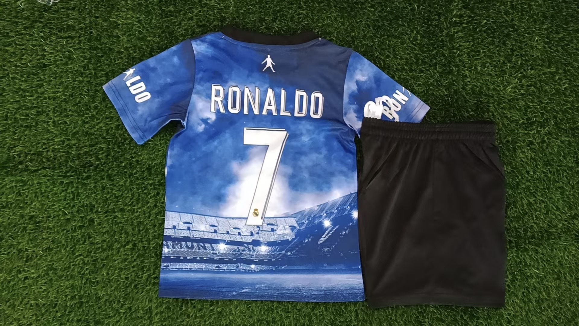 2025-2026 Real Madrid Children's Edition Football Suit