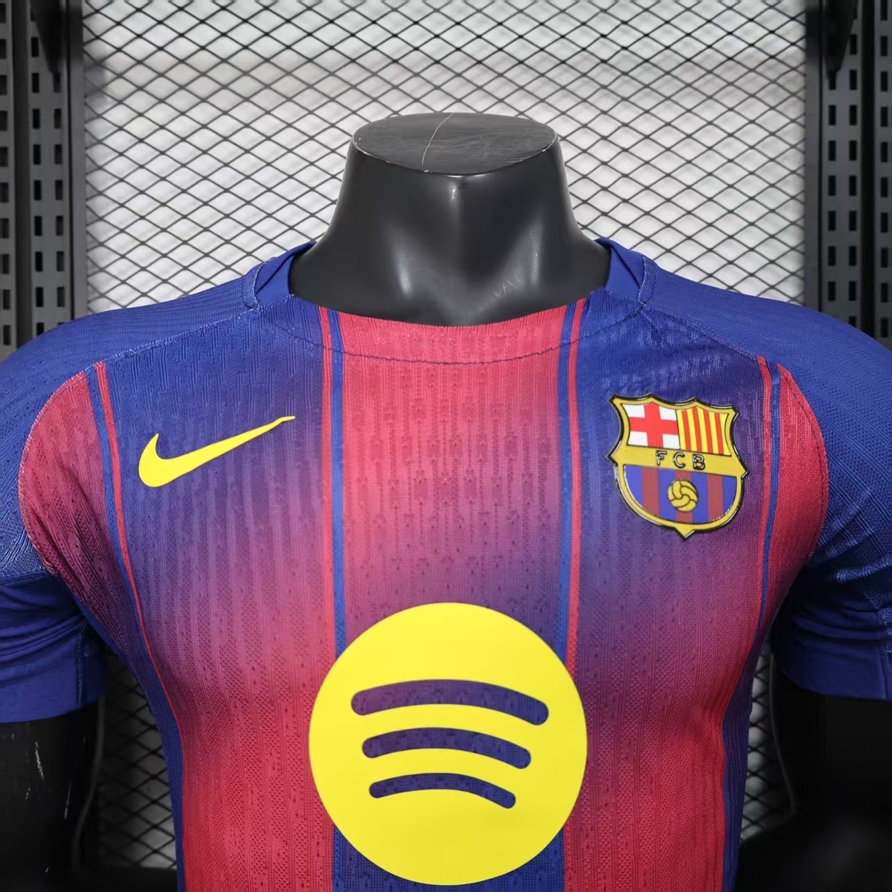 2025-2026 Barcelona home short sleeved football jersey