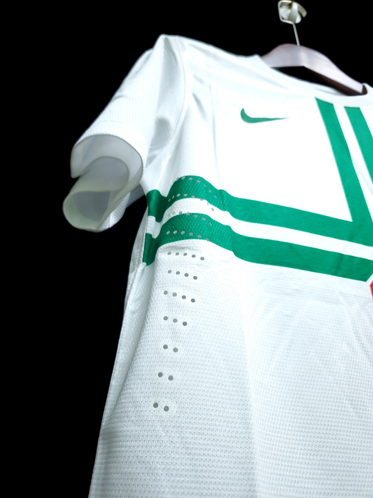 Retro Portugal 2012 away