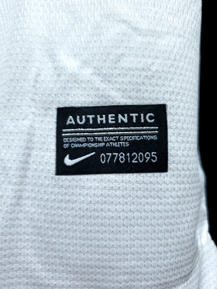 Retro Portugal 2012 away