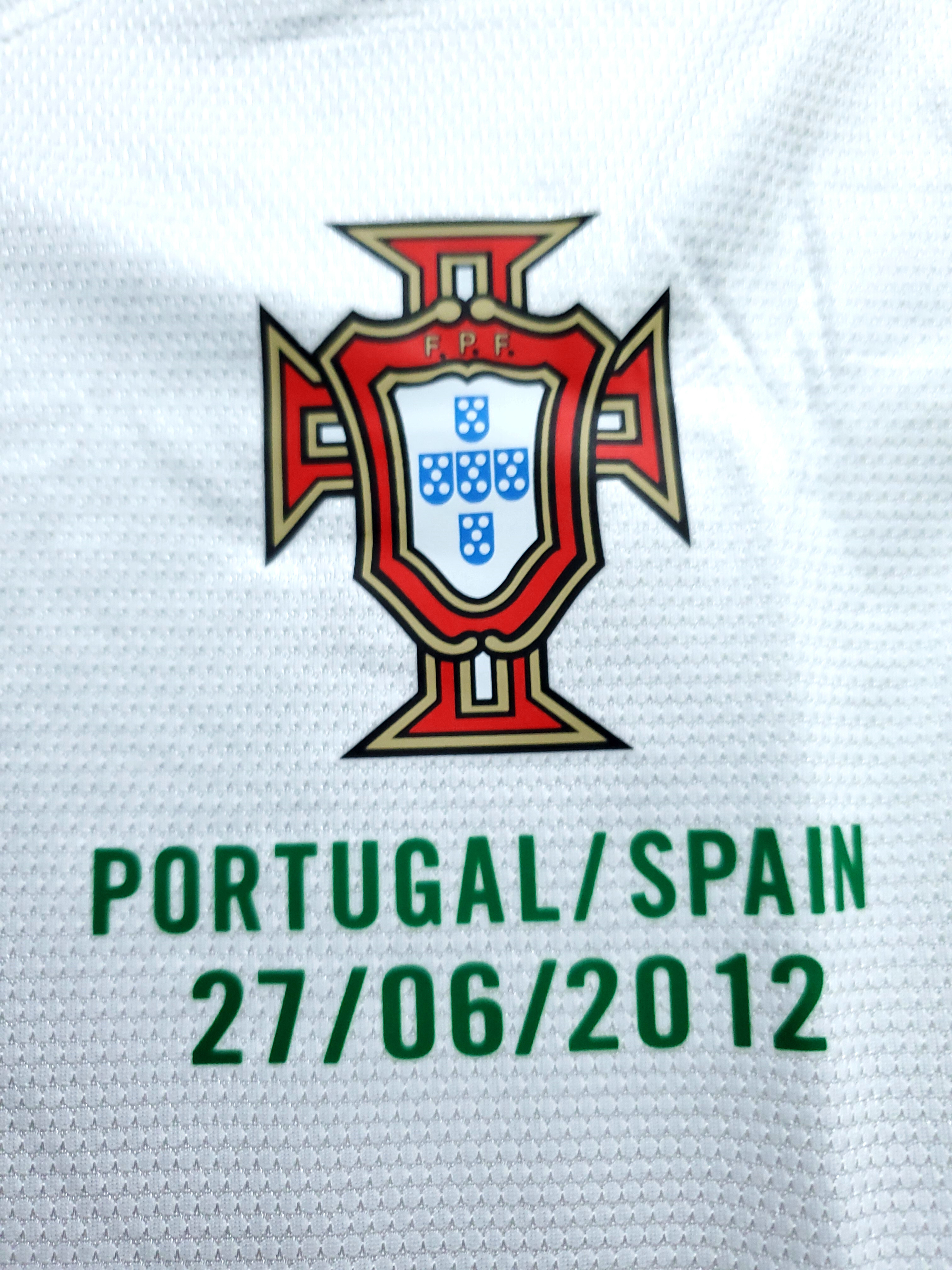 Retro Portugal 2012 away