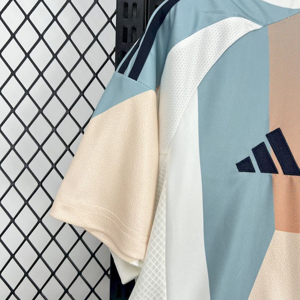 Spain 2025/26 Away Jersey