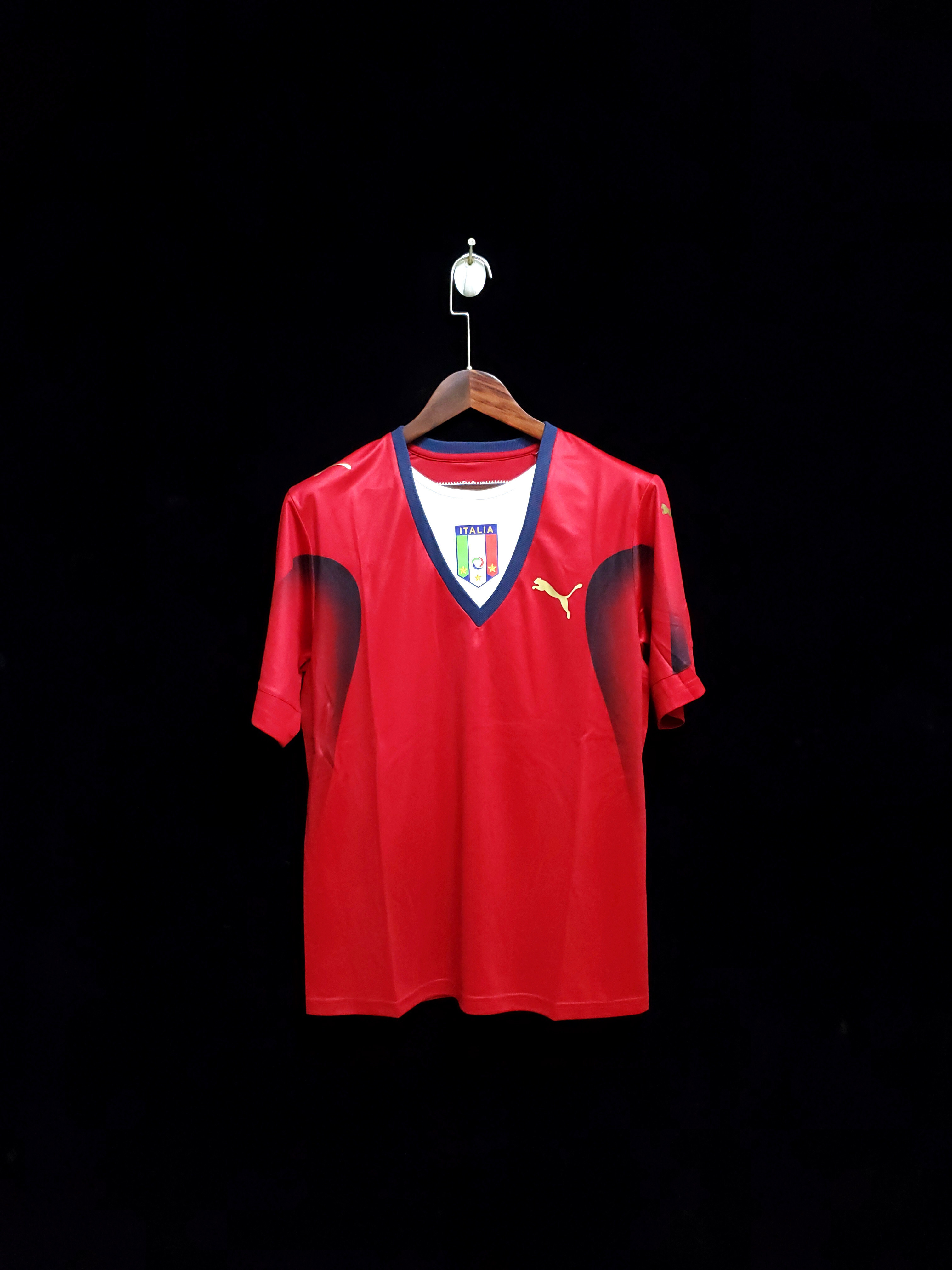 Retro Italy 2006 Goalkeeper Red S-2XL