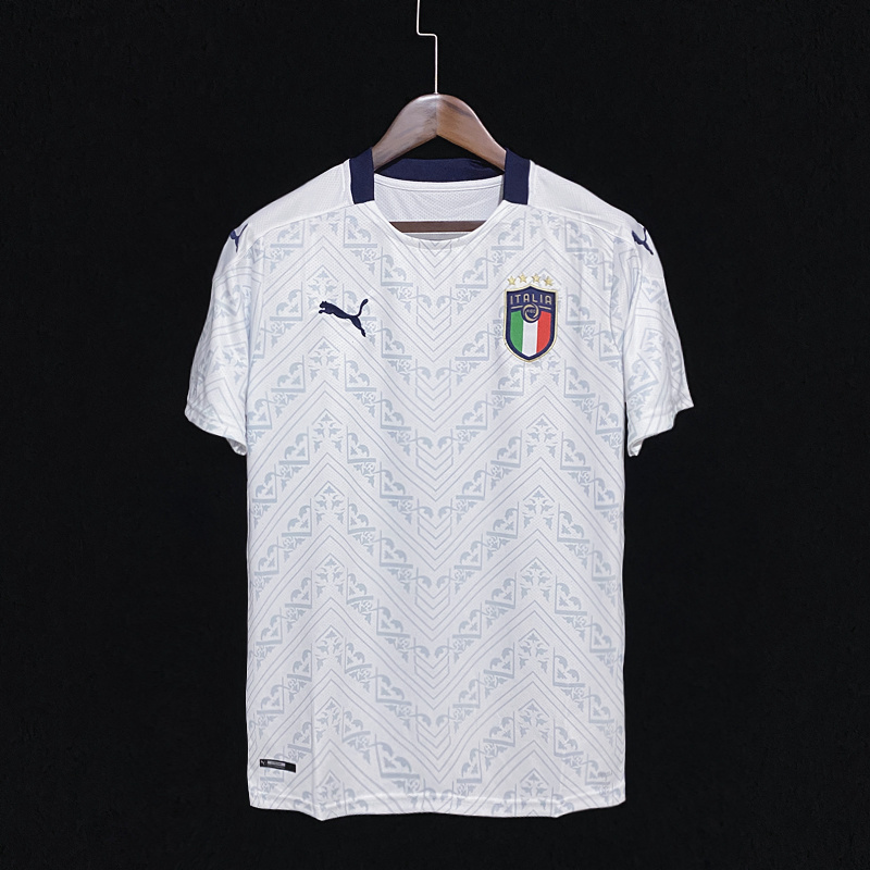 20/21 Italy away