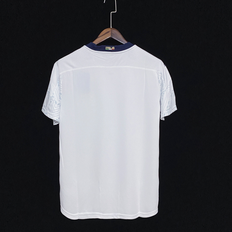 20/21 Italy away