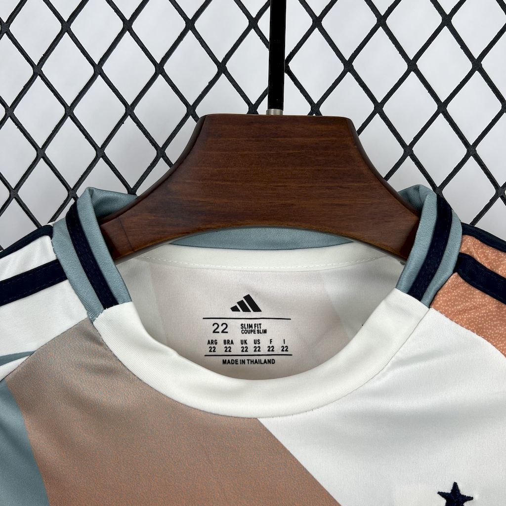 Spain 2025/26 Away Kids Kit