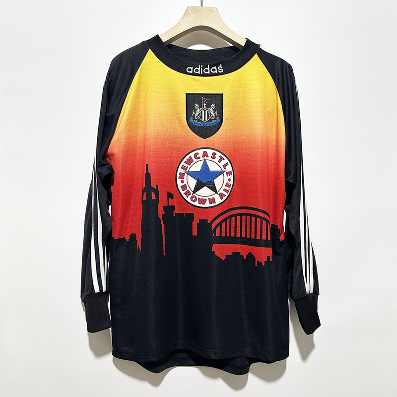 1996-1997  Retro  Newcastle United  Goalkeeper  GK  long sleeves   jersey