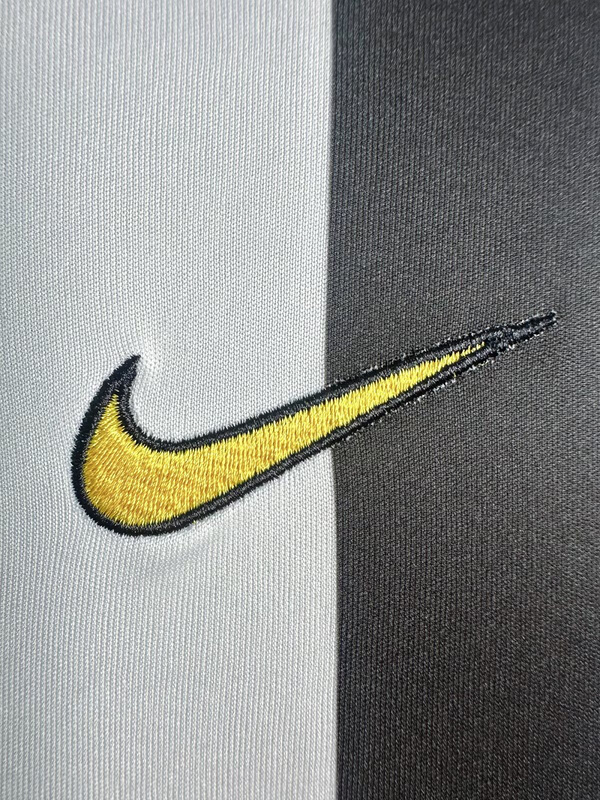 2003-2004 Retro Juventus  Home  jersey