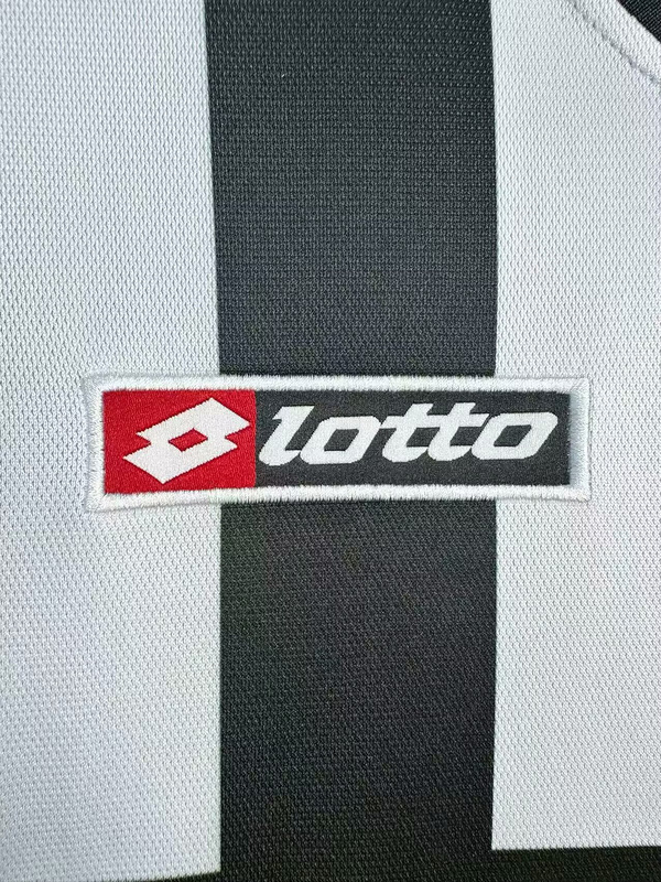 2001-2002  Retro Juventus  Home  jersey