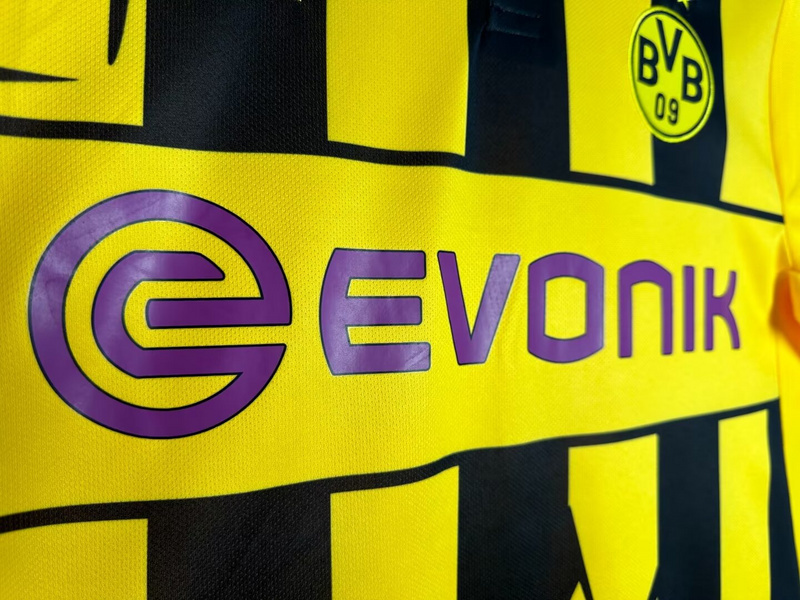 2012-2013  Retro Borussia Dortmund   Home  jersey