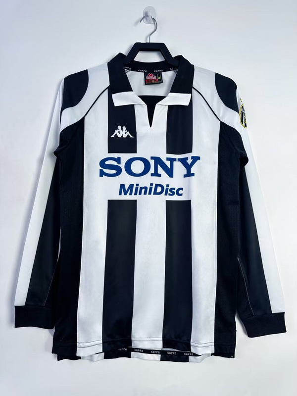 1997-1998  Retro Juventus  Home long sleeves  jersey