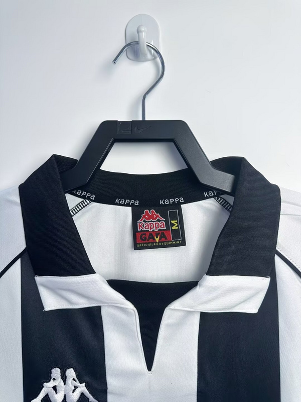 1997-1998  Retro Juventus  Home long sleeves  jersey