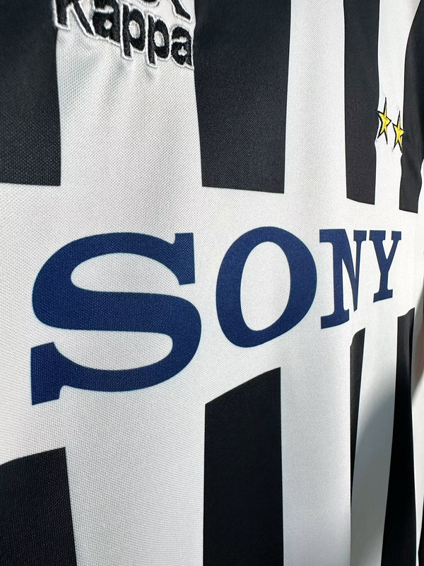 1995-1997  Retro Juventus  Home long sleeves  jersey