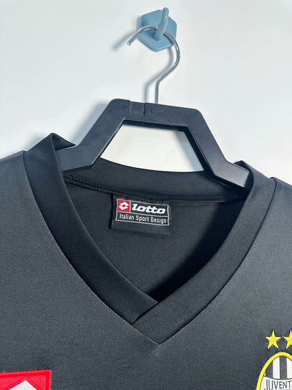 2001-2002  Retro Juventus  Away  jersey