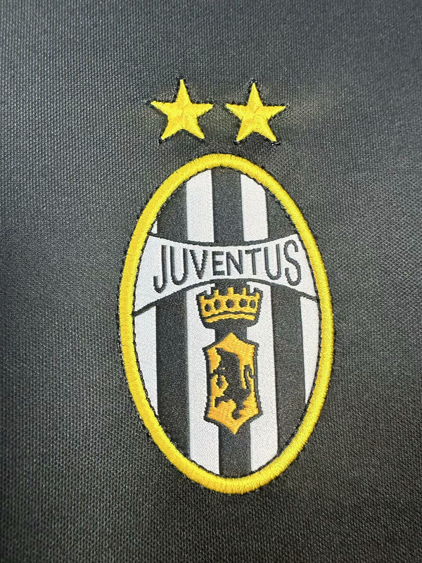 2001-2002  Retro Juventus  Away  jersey