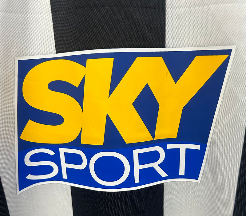 2004-2005 Retro Juventus  Home  jersey