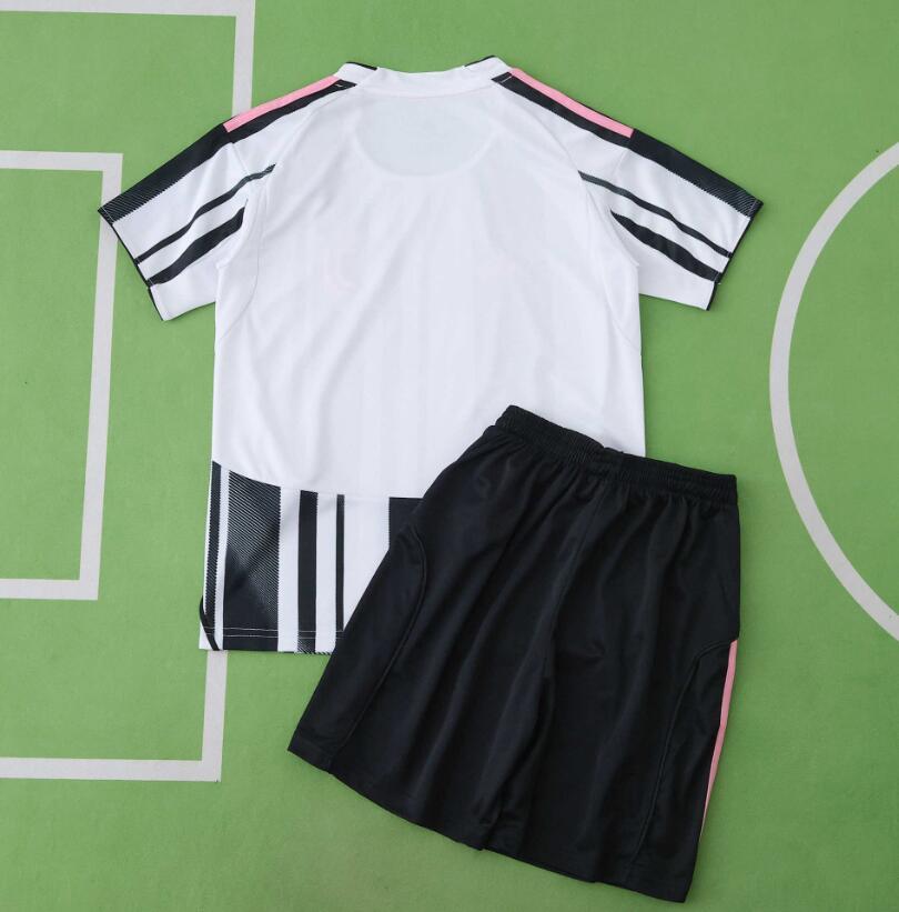 2025/26 Juventus Home Kids kits