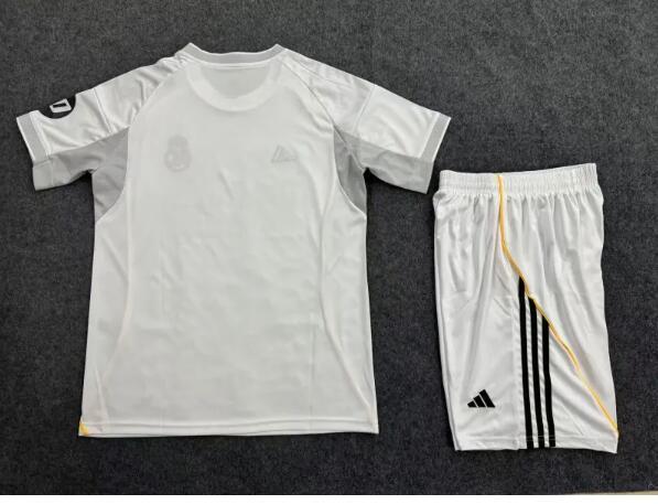 2025/26 Real Madrid Home Kit adult ( Jersey+Shorts )