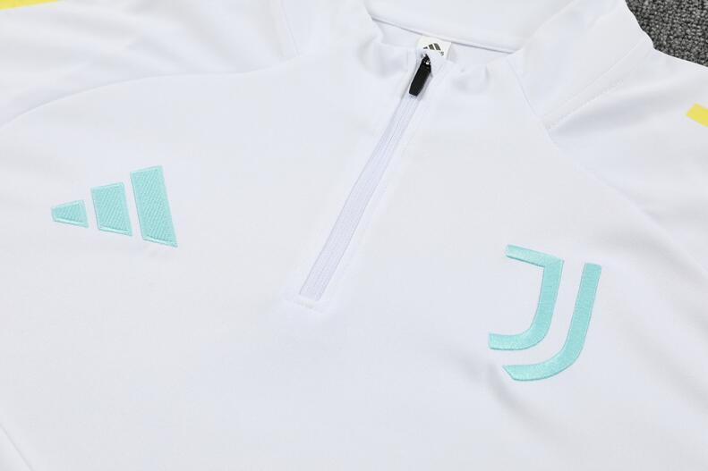 2025 2026  Juventus  White  color  adult  kids  tracksuit  kit  soccer jersey