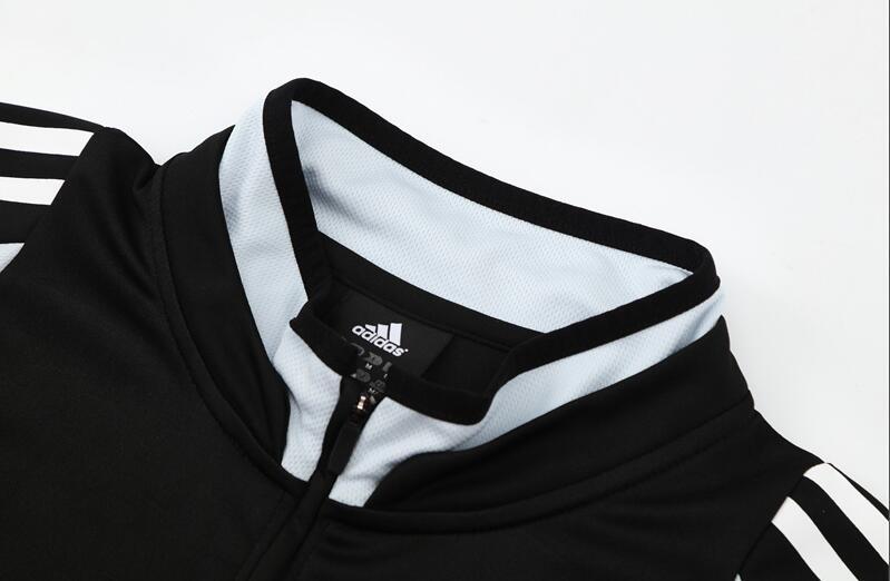 2004-2005 retro  Real Madrid Black  color  adult tracksuit  Training top soccer jersey half zipper