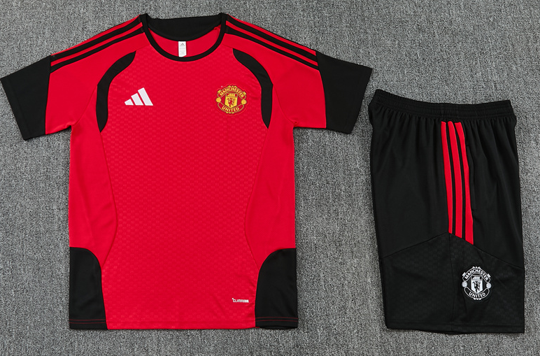 2026 2027 Manchester United   adult  kids  tracksuit  training suit  short  sleeves
