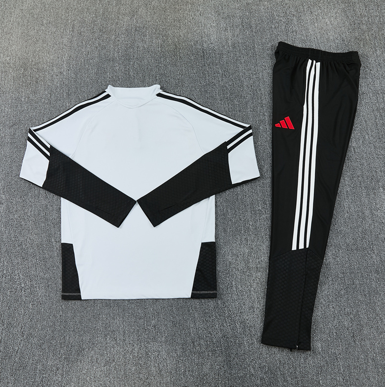 2026 2027  Liverpool  adult  kids  tracksuit  training suit long sleeves