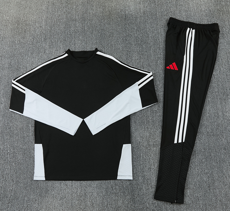 2026 2027  Liverpool  adult  kids  tracksuit  training suit long sleeves