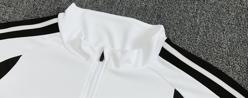 2026 2027  Liverpool  adult  kids  tracksuit  training suit long sleeves white