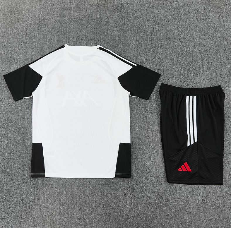2026 2027 Liverpool adult  kids  tracksuit  training suit  short  sleeves set white