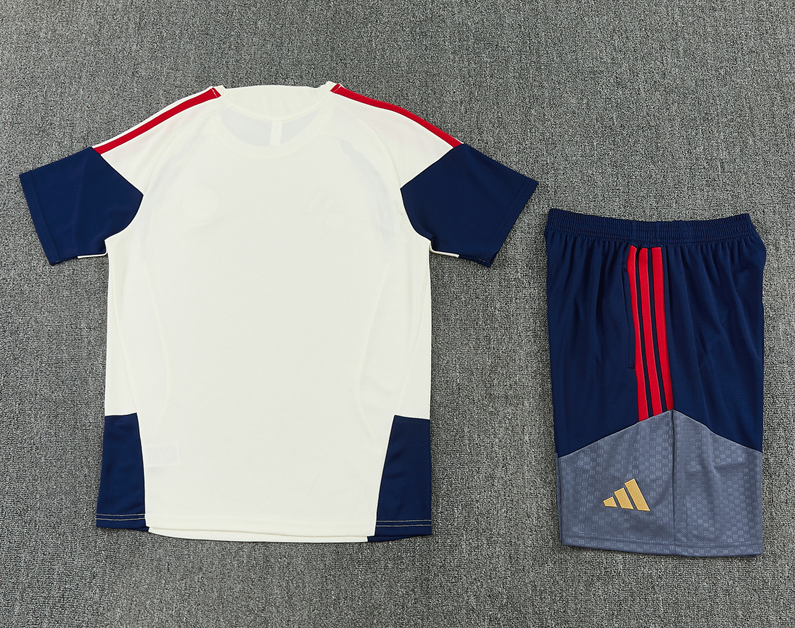2026 2027 Bayern Munich adult  kids  tracksuit  training suit  short  sleeves set white