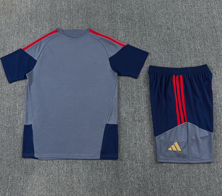 2026 2027 Bayern Munich adult  kids  tracksuit  training suit  short  sleeves set white