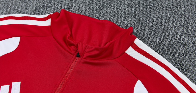 2026 2027  liverpool adult  kids  tracksuit  training suit long sleeves red color