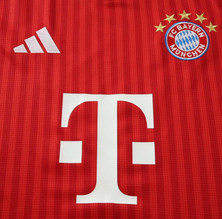 WOMEN  2026 2027  Bayern Munich Home soccer Jersey  fan version