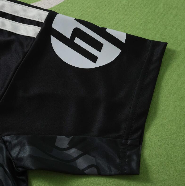 2026 2027  Real Madrid GK Jersey Fan Version