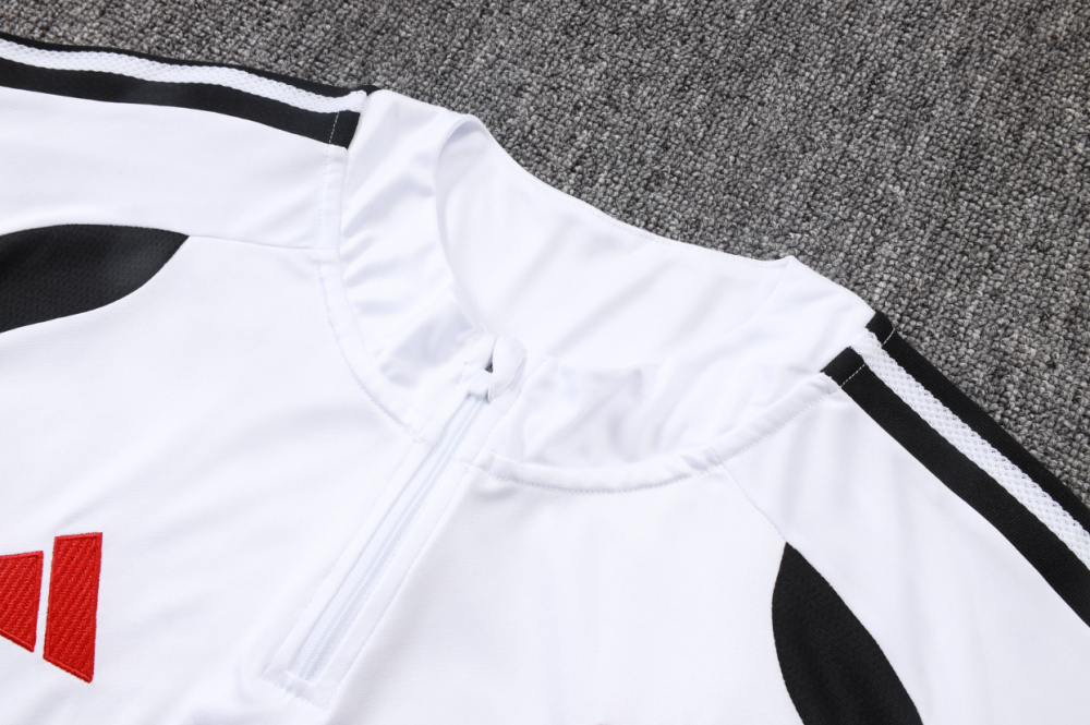 2026 2027  Liverpool  adult  kids  tracksuit  training suit long sleeves white B26091#