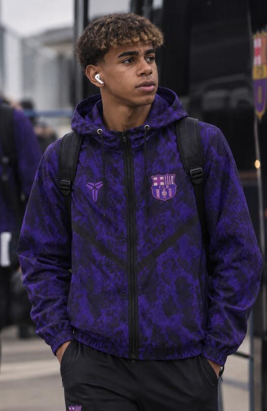 2026 2027 Barcelona windbreaker Purple  jacket soccer jersey