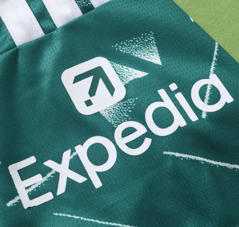 2026 2027  Liverpool  green  gk Jersey fan version