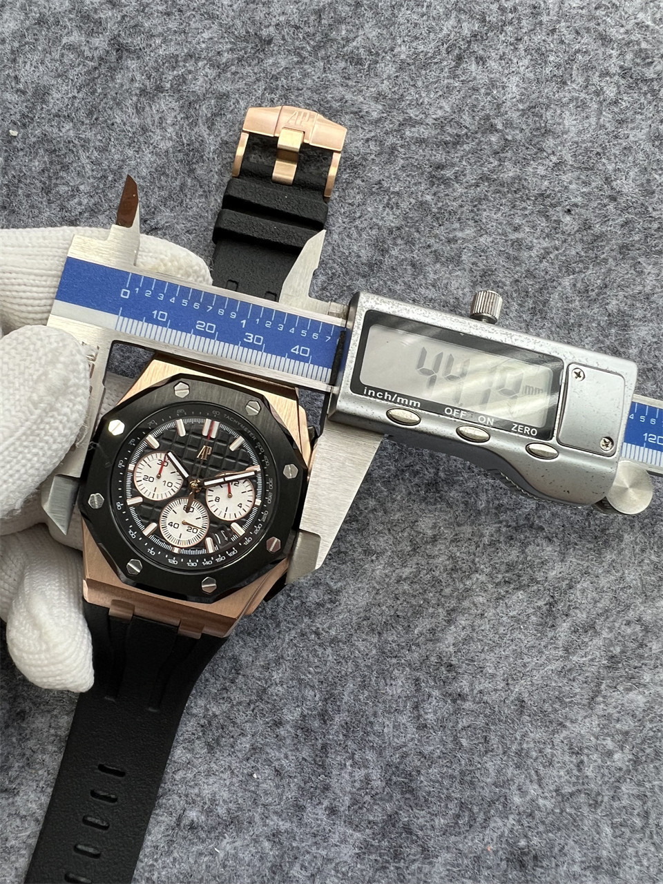 Men's Quartz Watch Chronograph 904L Stainless Steel 44mm- AP 104