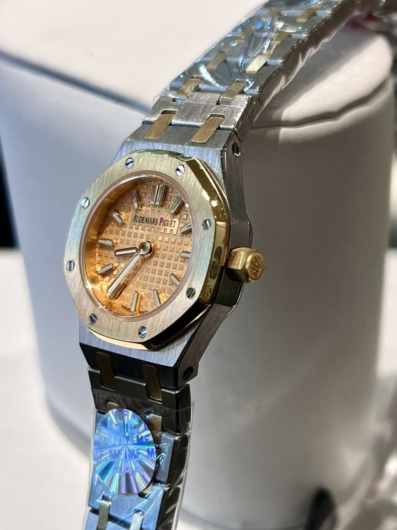 Women's  Quartz Watch Chronograph 904L Stainless Steel 23mm- AP 124