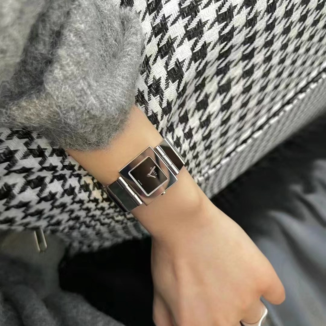 Women's  Quartz Watch Chronograph 904L Stainless Steel 22 mm- GC 40