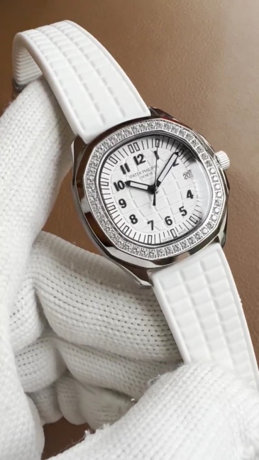 Women's  Quartz Watch Chronograph 904L Stainless Steel 35 mm- PH 64
