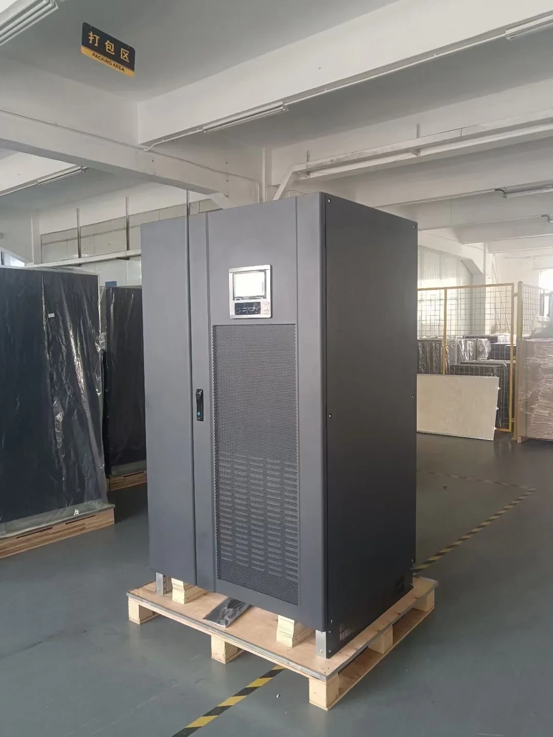 SAI trifásico personalizado de 220 V/380 V/440 V/480 V de baja frecuencia, de grado industrial, de 200 kVA con transformador de aislamiento