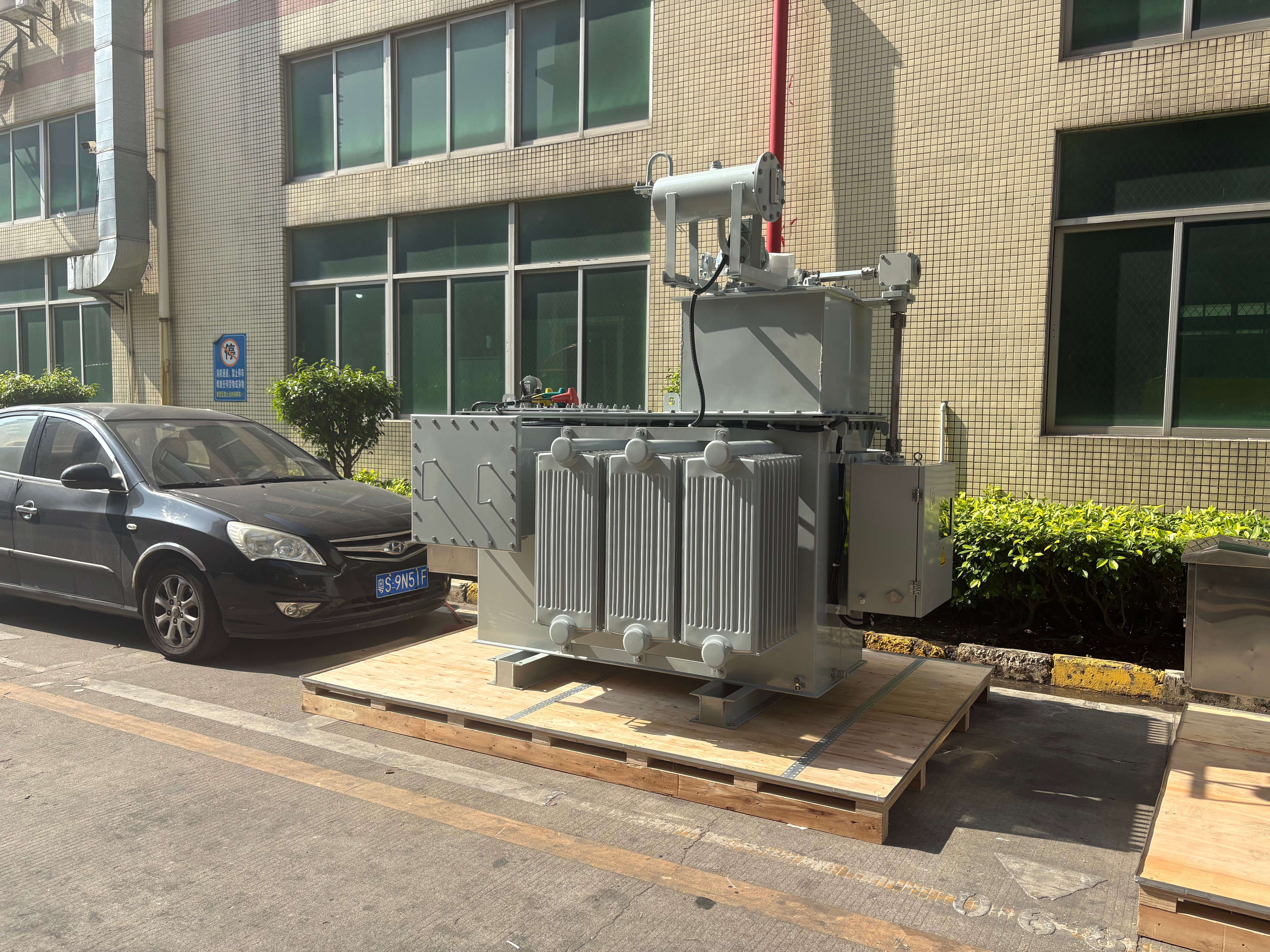 On Load Tap Changing Transformer 1500KVA 3 Phase Oil Immersed 11kV 15kV to 460V 60Hz Dyn11 Power Distribution Transformer