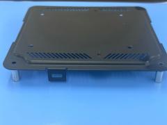 Pieza estampada remachada en matriz