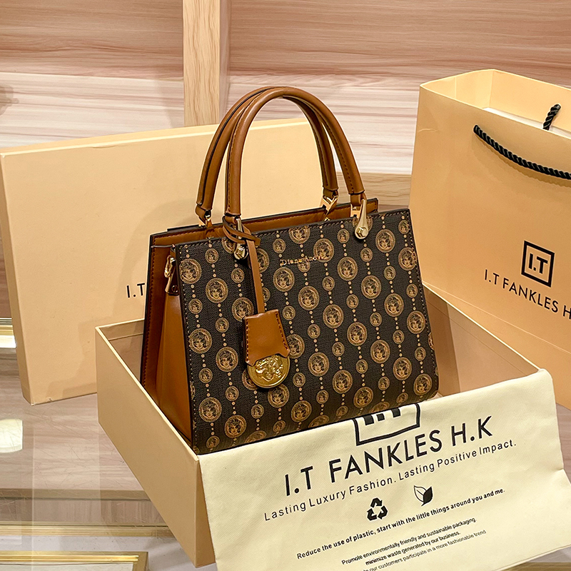 F4012 Ladies handbag