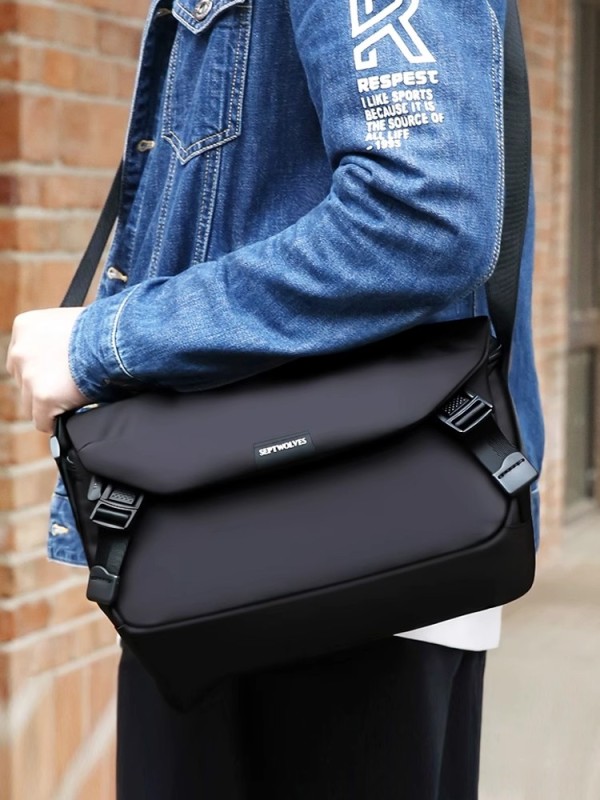 L0007 Septwolves Men's Crossbody Bag